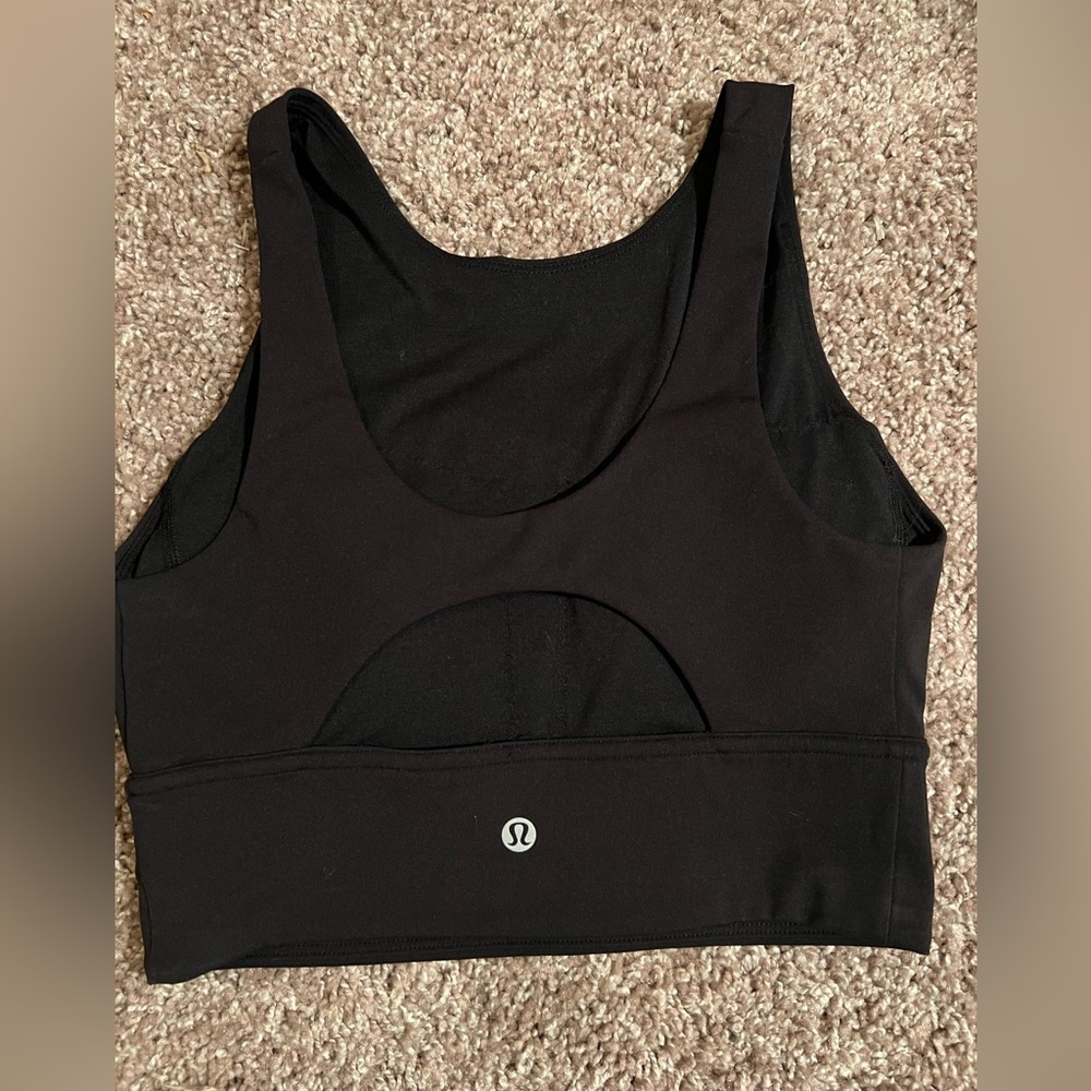 Lululemon crop top / sports bra - size 4 - Picture 3 of 5